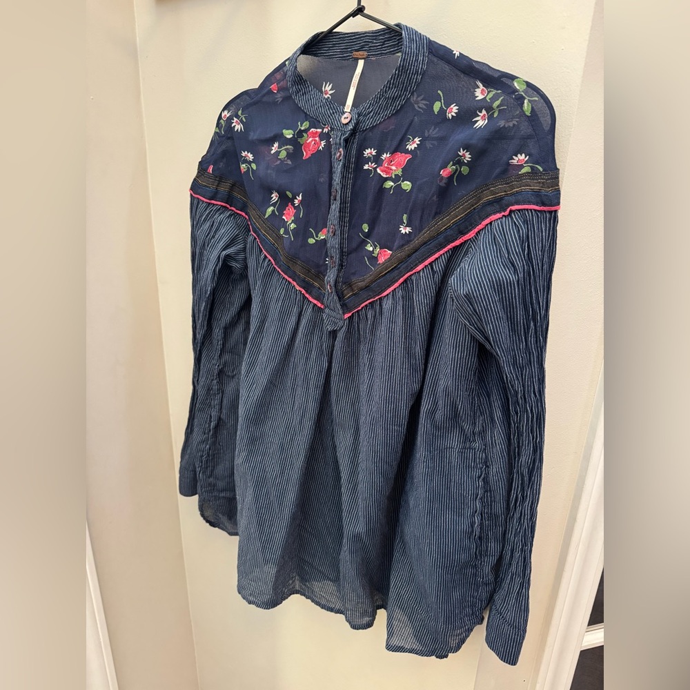 Free People Hearts and Colors Top in Navy - Picture 7 of 8